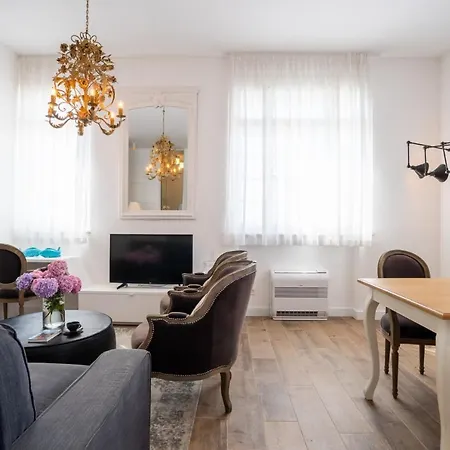 Апартаменти Ah Design Deluxe *