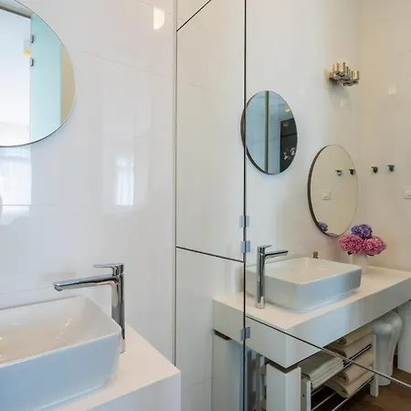 Ah Design Deluxe Апартаменти