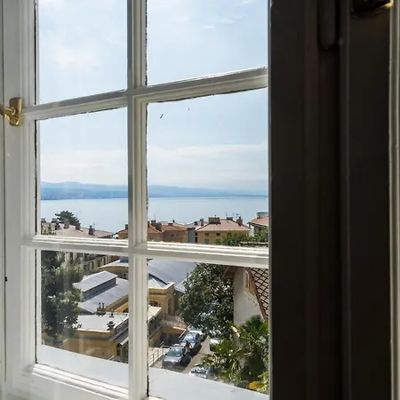 Ah Design Deluxe Apartment *