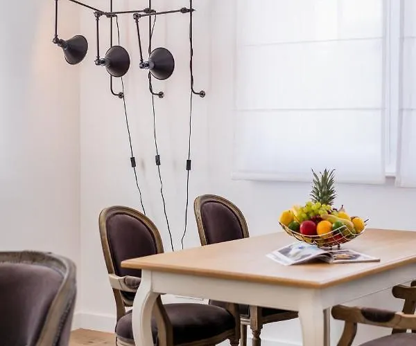 Ah Design Deluxe Apartment